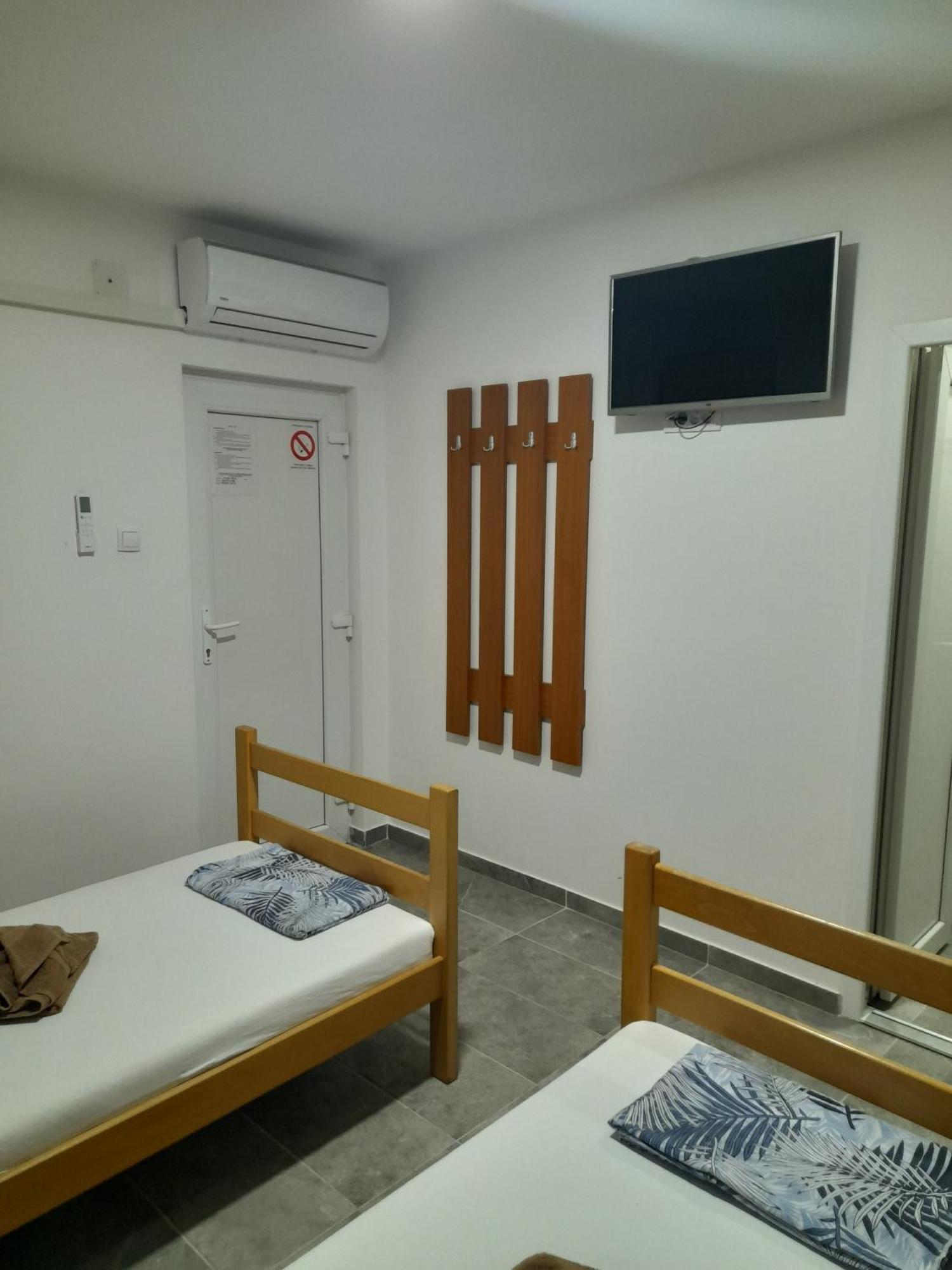 Libero Apartmani Surčin Exterior foto
