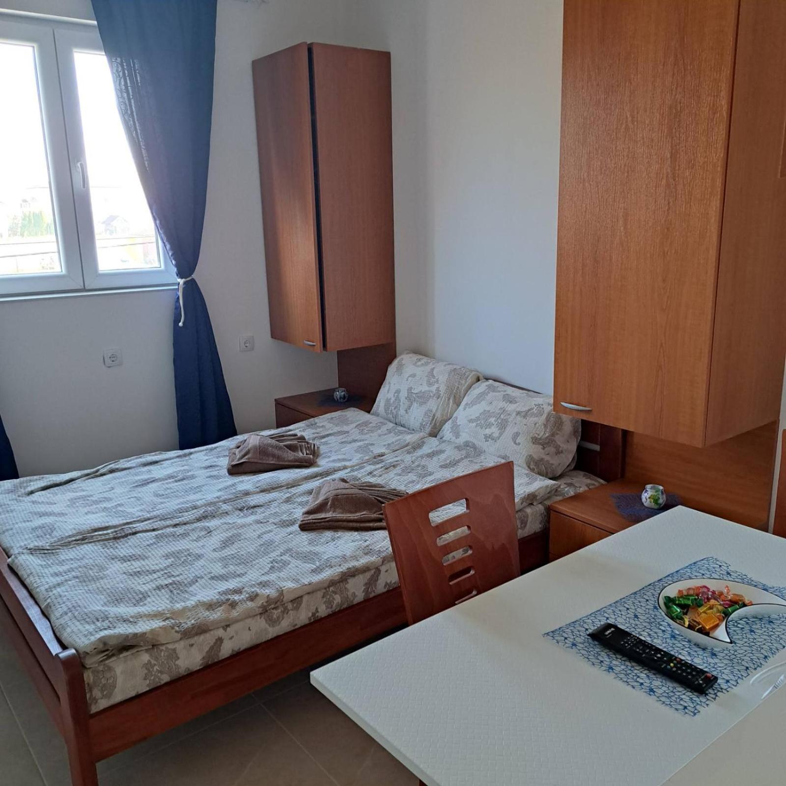Libero Apartmani Surčin Zimmer foto