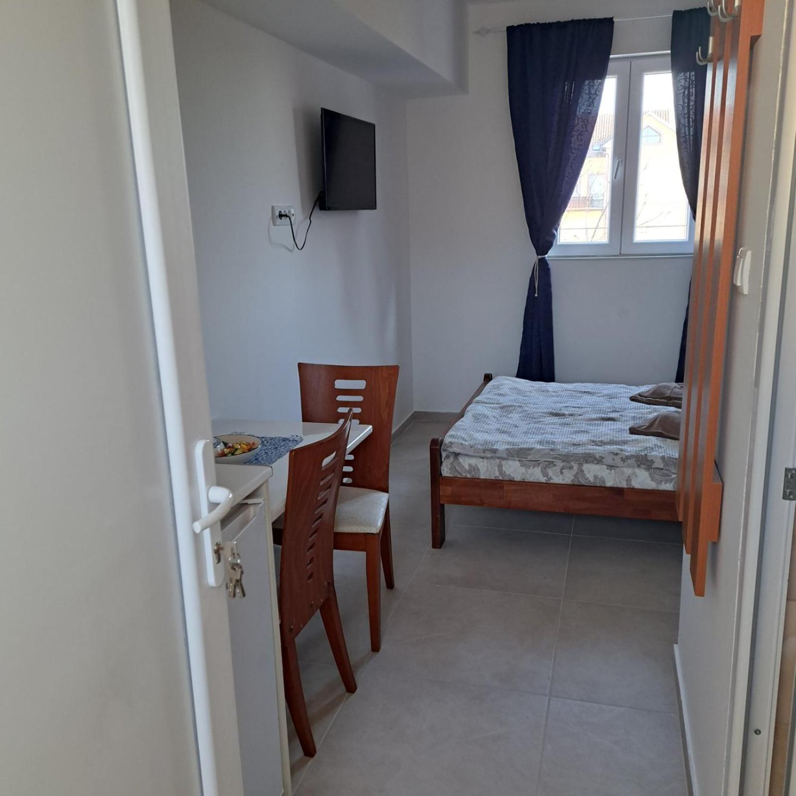 Libero Apartmani Surčin Zimmer foto
