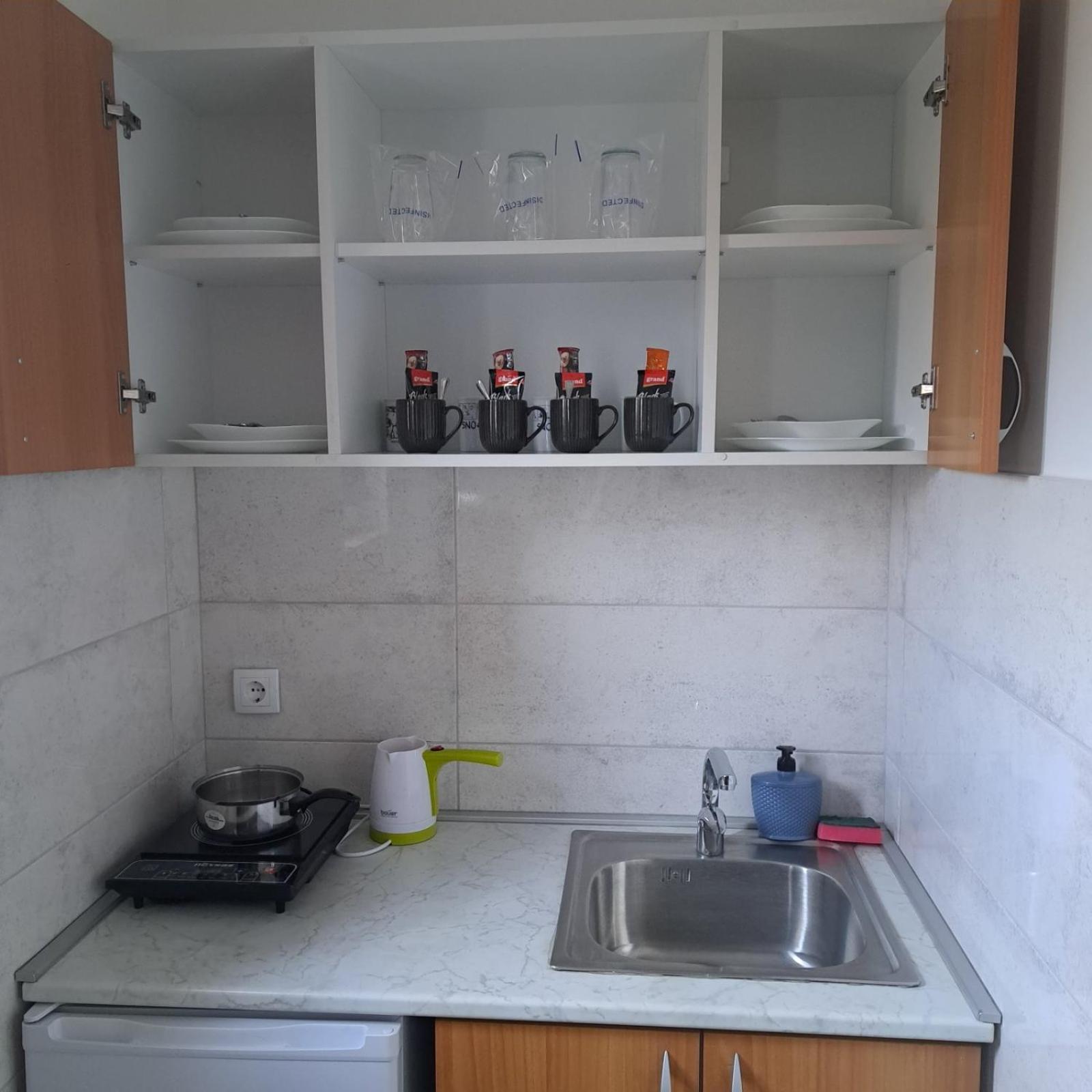 Libero Apartmani Surčin Zimmer foto