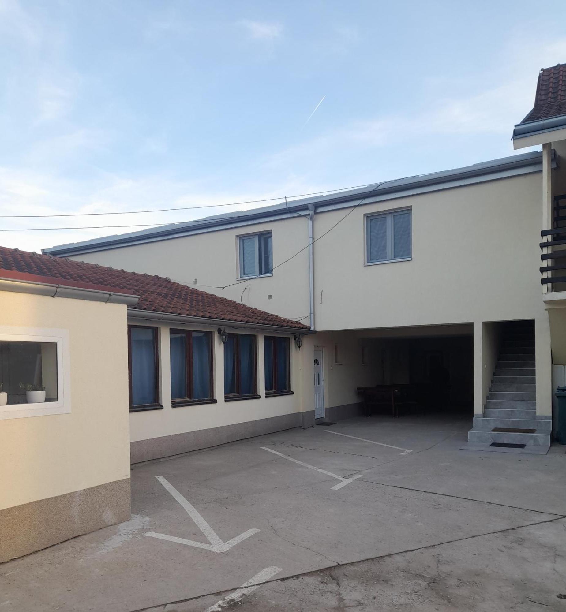 Libero Apartmani Surčin Exterior foto