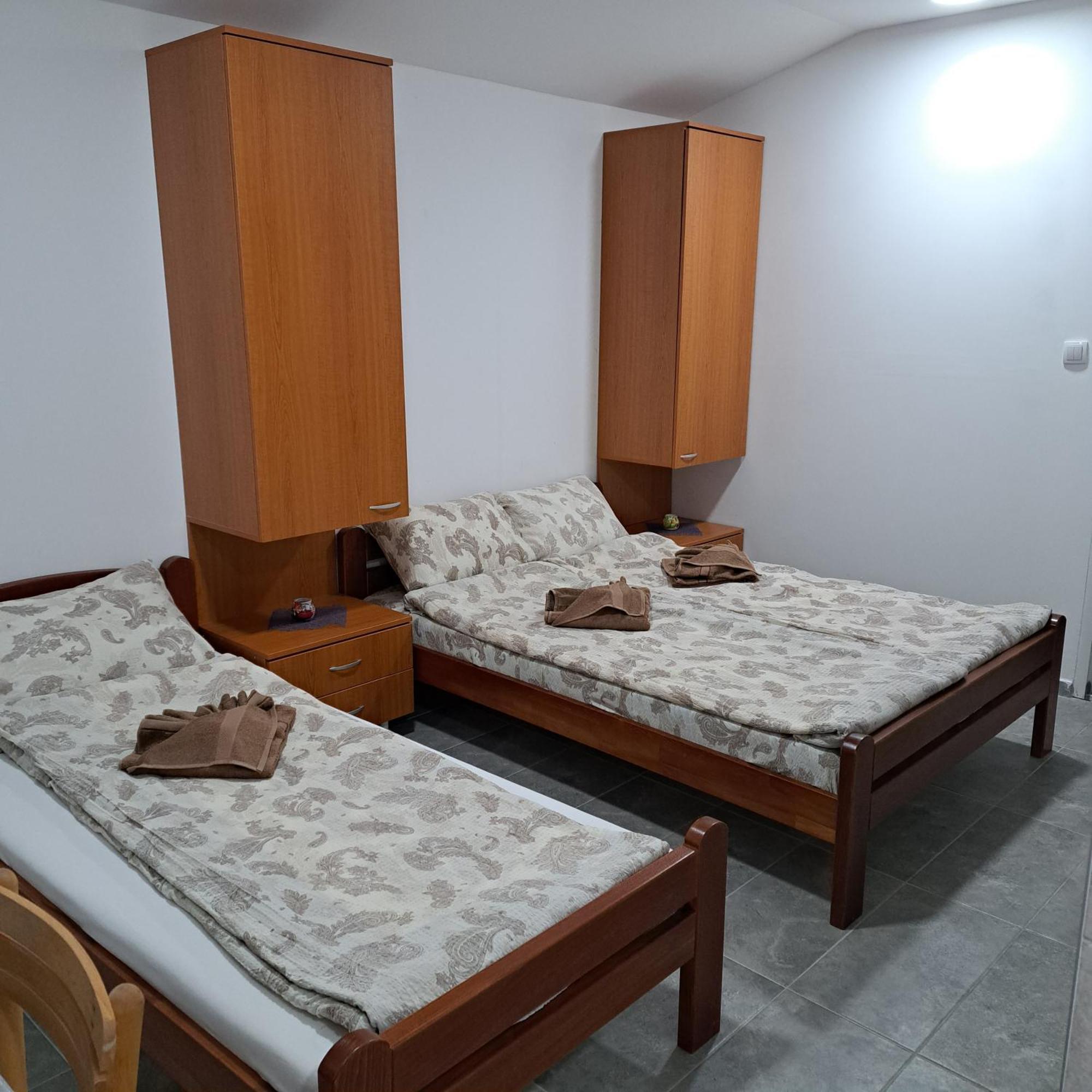 Libero Apartmani Surčin Exterior foto